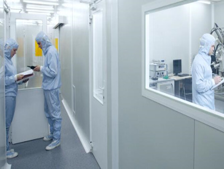 Salles blanches ESD – Contrôle statique pour dispositifs médicaux et sciences de la vie (PDF) de Simco-Ion